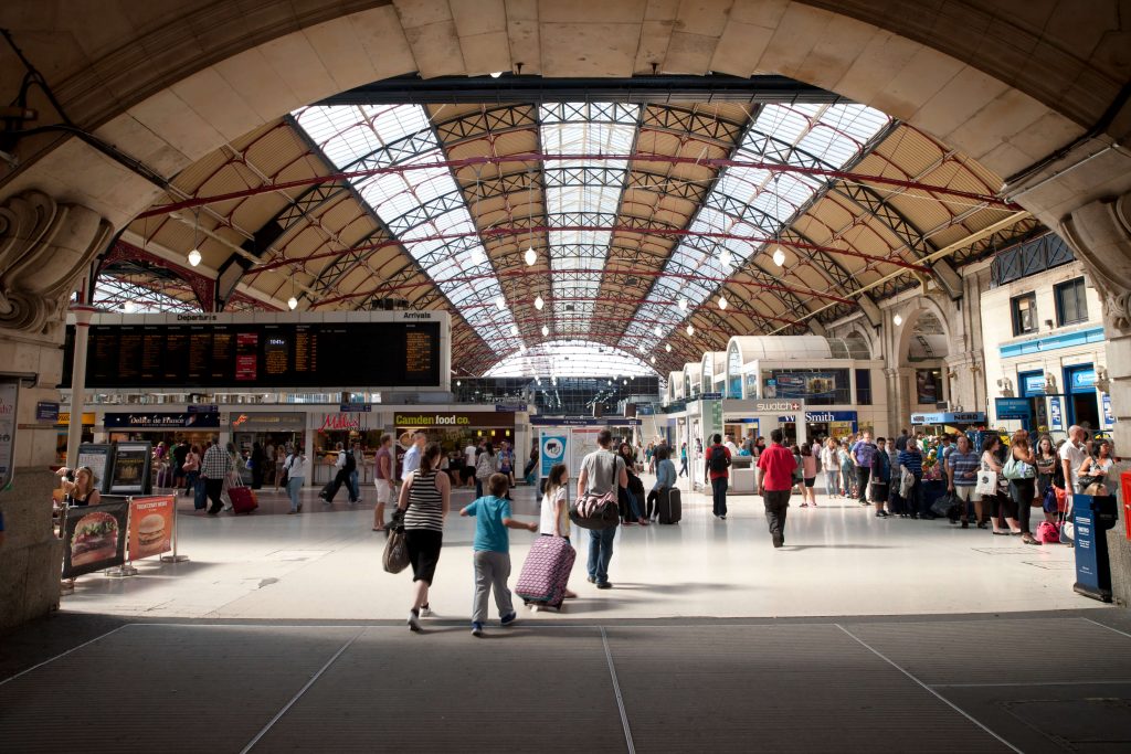 London Victoria - Facilities, Shops and Parking Information