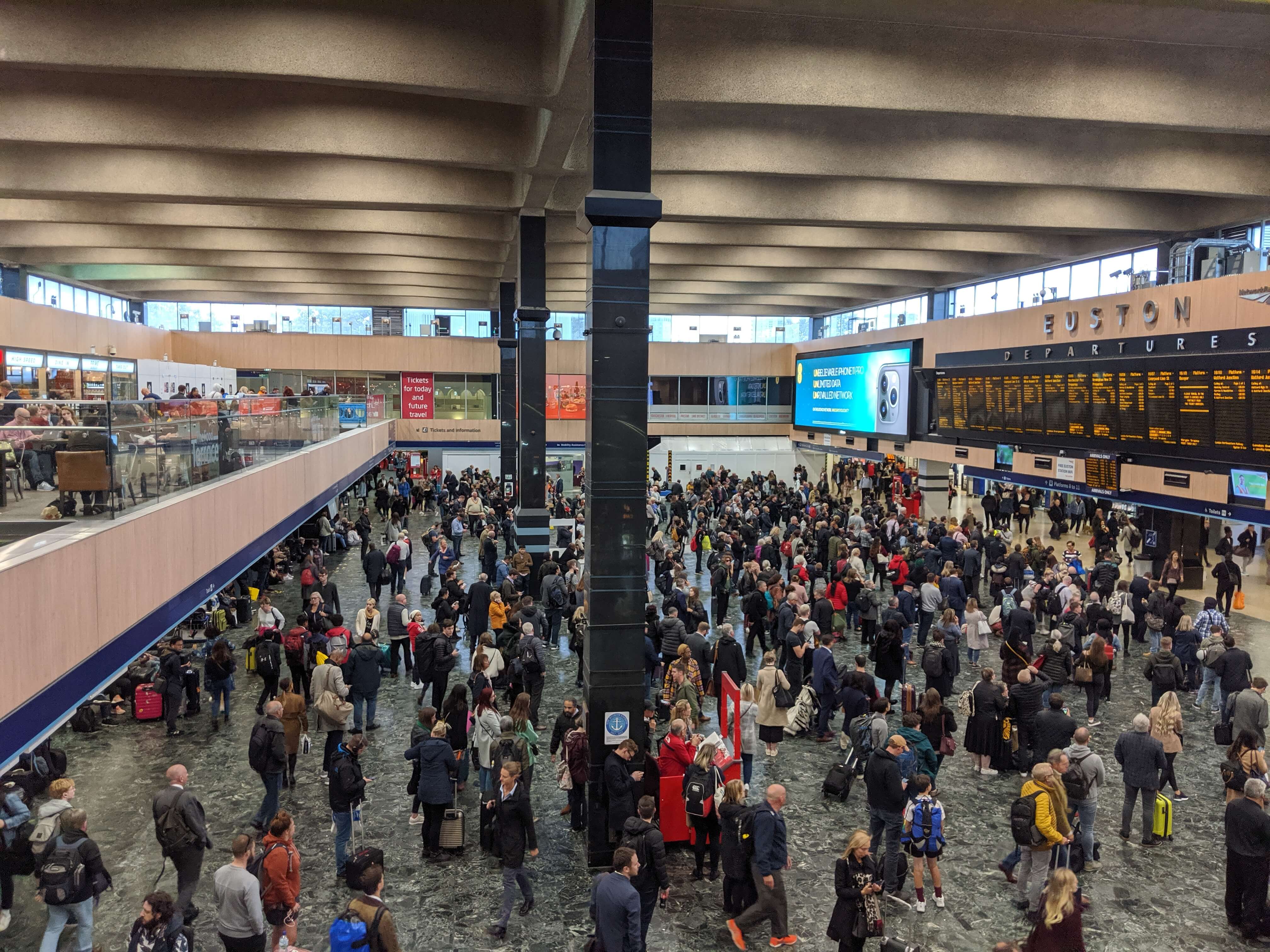 London Euston - Facilities, Shops and Parking Information