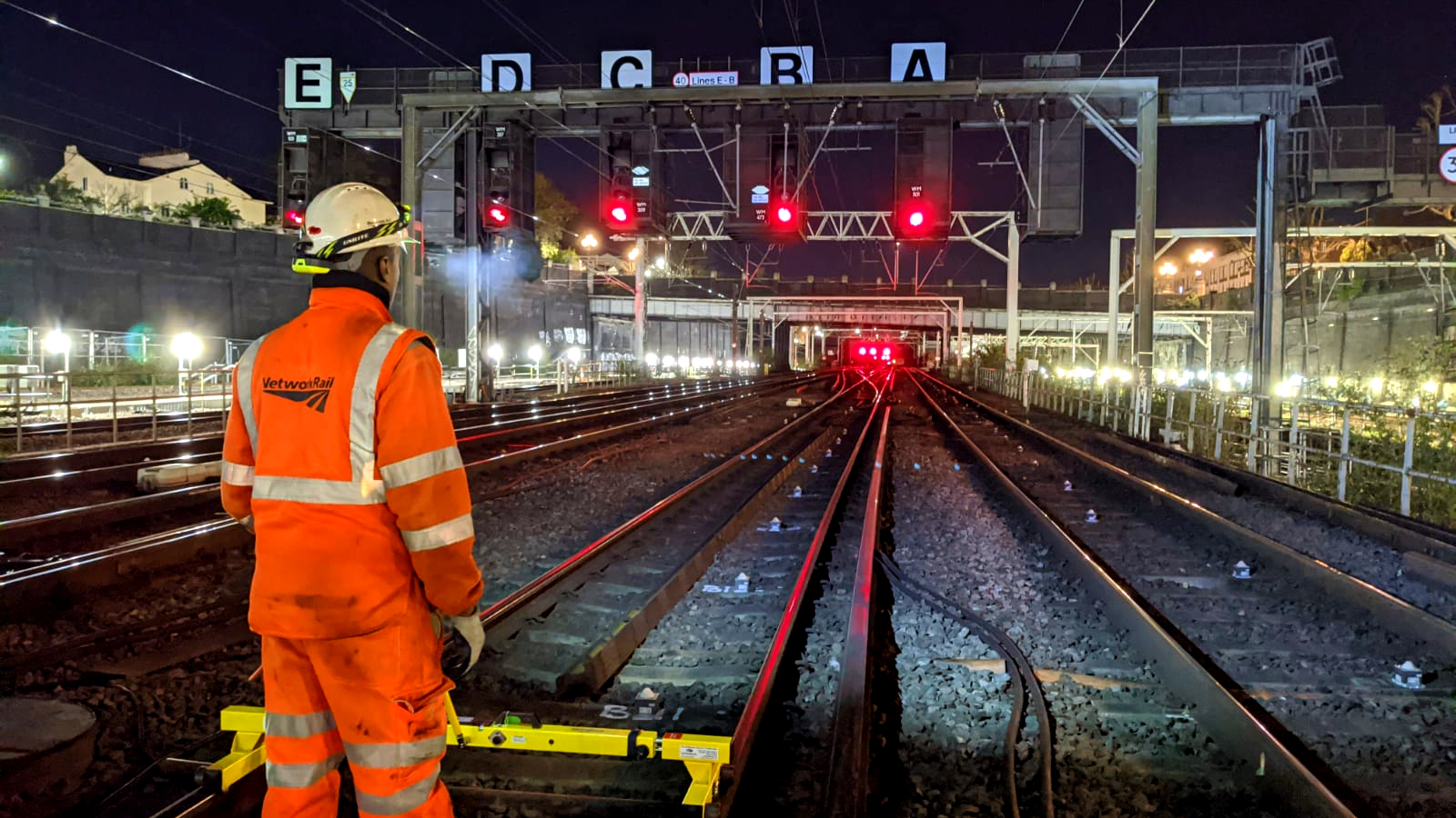 Network Rail spending with SMEs exceeds £2.5bn for first time
